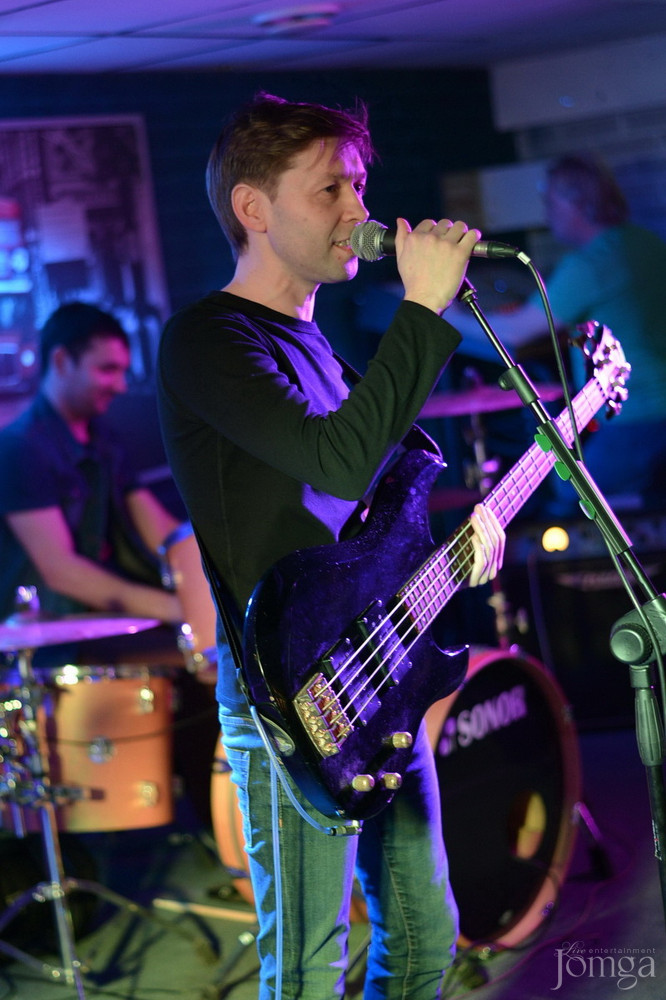 Фотография с гр.ЭССЕ презентация альбома в Пятерочка