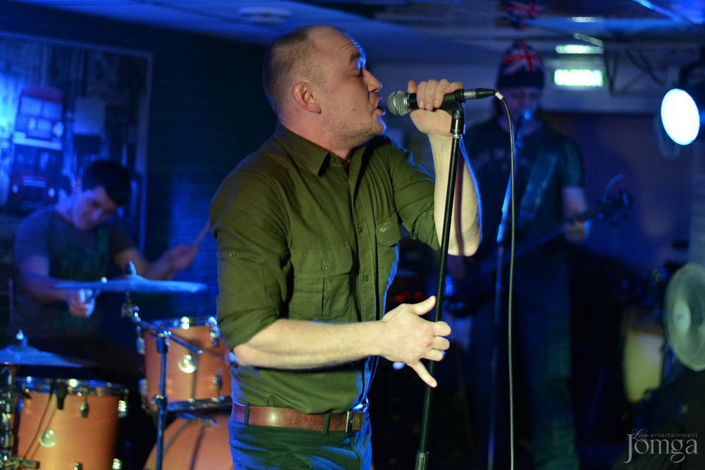 Фотография с гр.ЭССЕ презентация альбома в Пятерочка