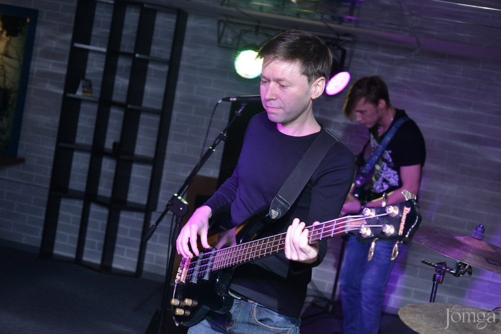 Фотография с гр.ЭССЕ презентация альбома в Пятерочка