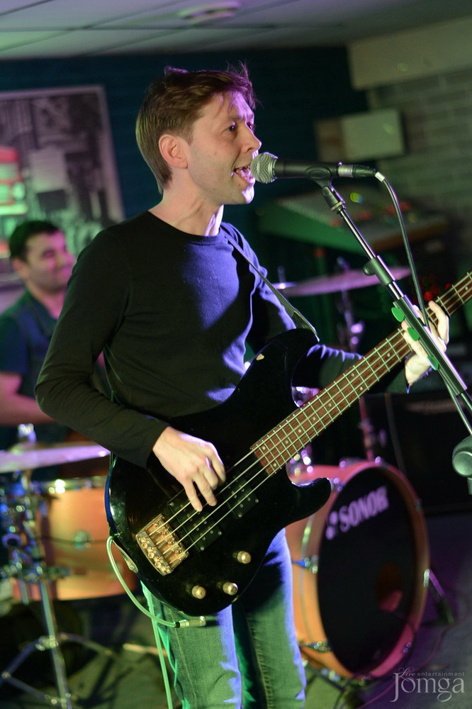 Фотография с гр.ЭССЕ презентация альбома в Пятерочка