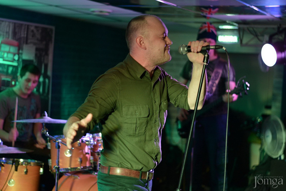 Фотография с гр.ЭССЕ презентация альбома в Пятерочка