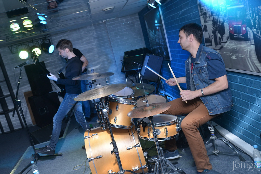 Фотография с гр.ЭССЕ презентация альбома в Пятерочка