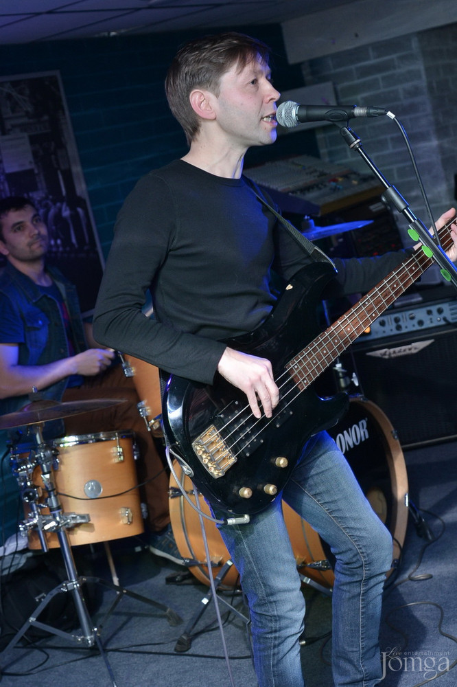 Фотография с гр.ЭССЕ презентация альбома в Пятерочка