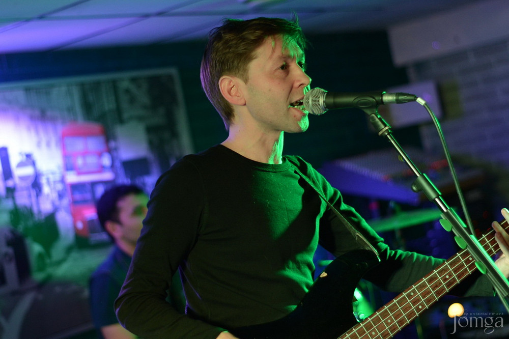 Фотография с гр.ЭССЕ презентация альбома в Пятерочка