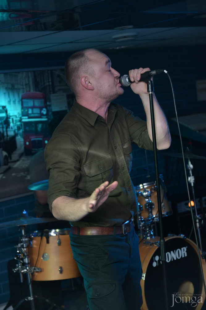 Фотография с гр.ЭССЕ презентация альбома в Пятерочка