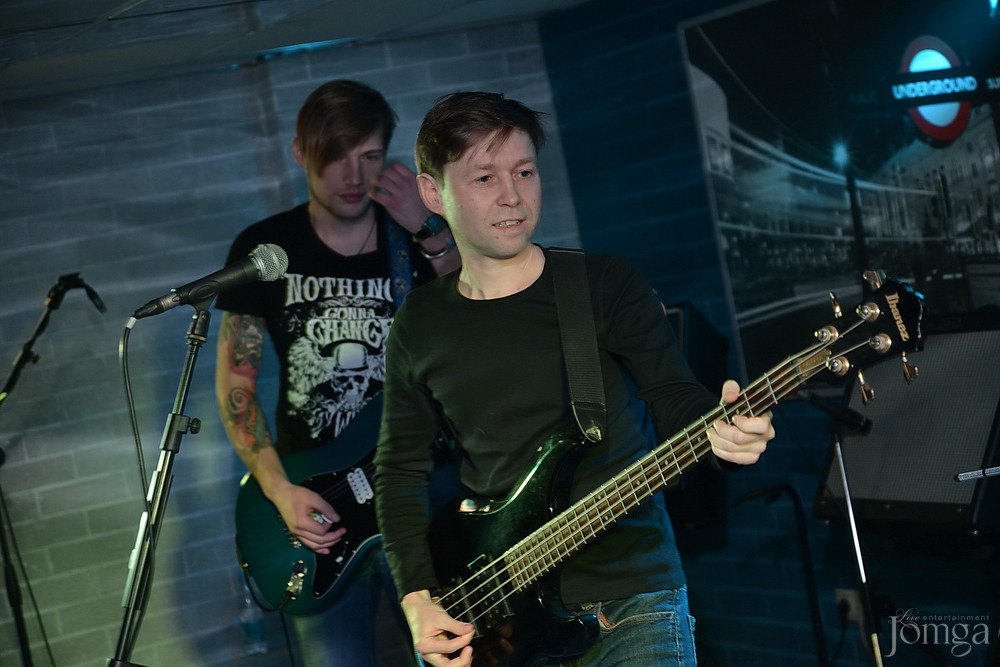 Фотография с гр.ЭССЕ презентация альбома в Пятерочка