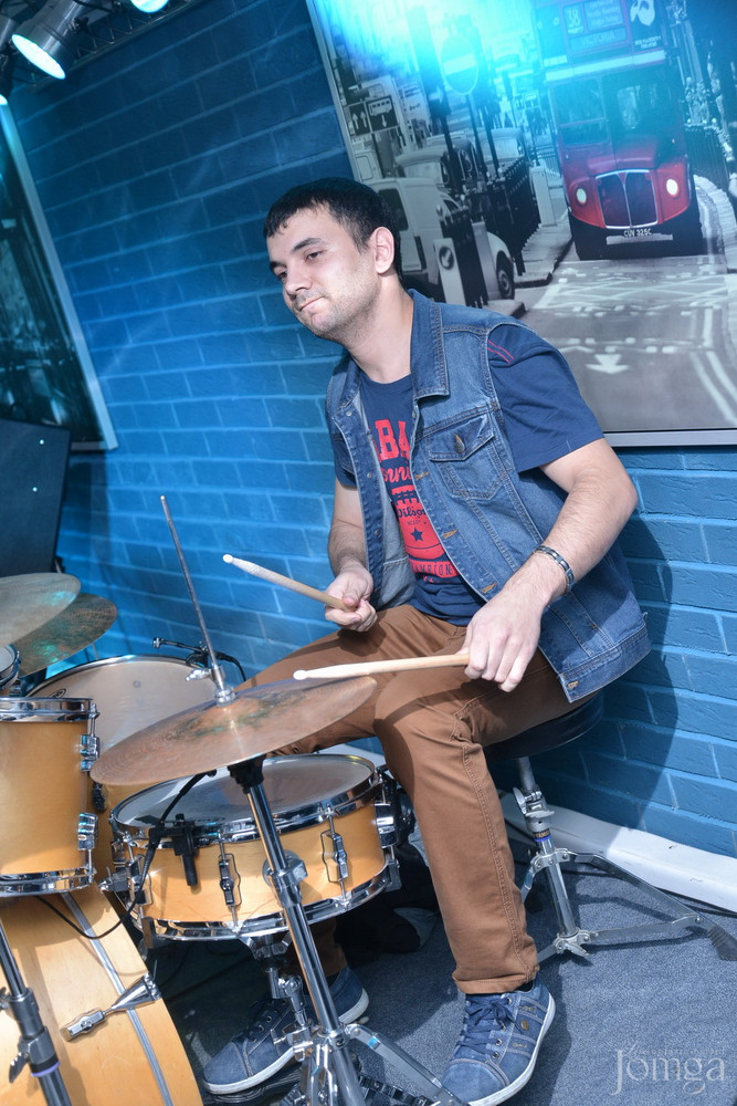 Фотография с гр.ЭССЕ презентация альбома в Пятерочка