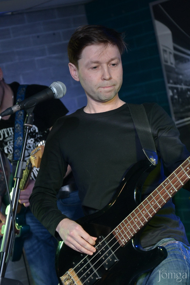 Фотография с гр.ЭССЕ презентация альбома в Пятерочка