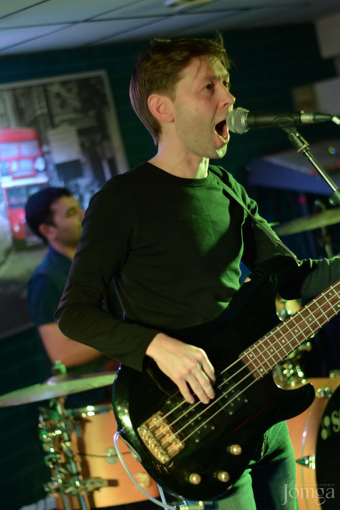 Фотография с гр.ЭССЕ презентация альбома в Пятерочка