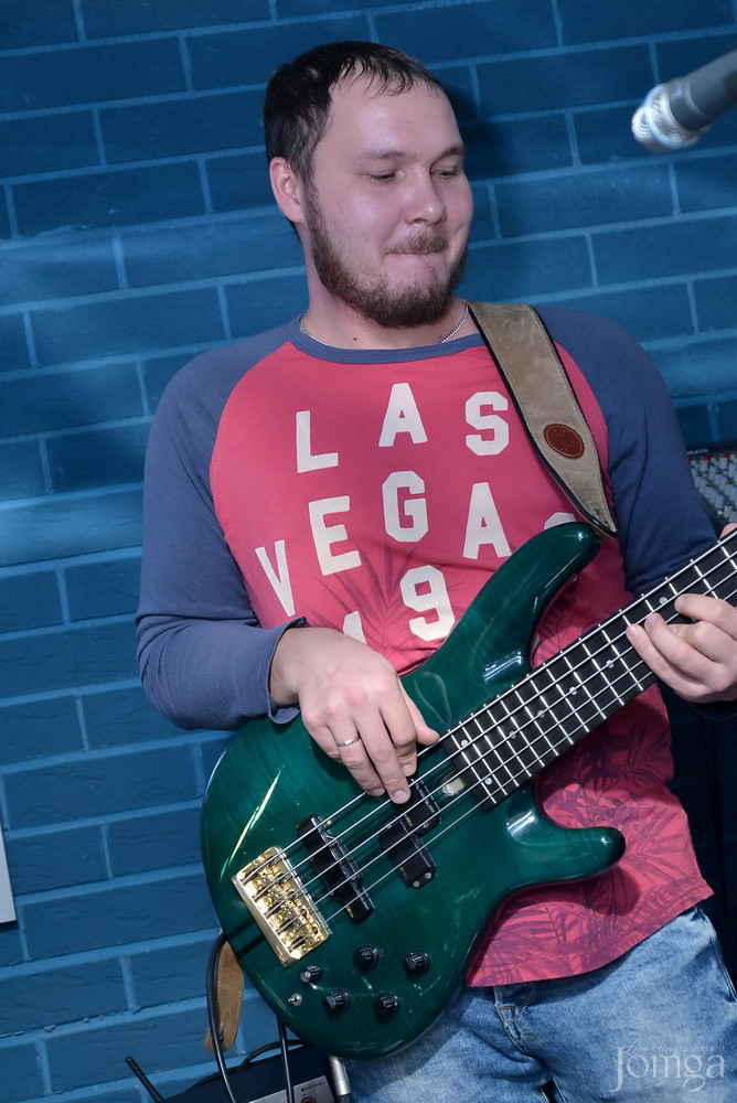 Фотография с гр.Ла-Гранж в Пятерочка