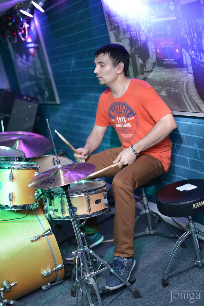 Фотография с гр. ЭССЕ & друзья в Пятерочка