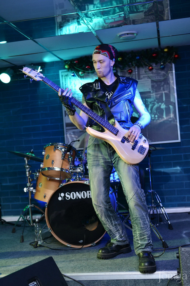 Фотография с гр. ЭССЕ & друзья в Пятерочка