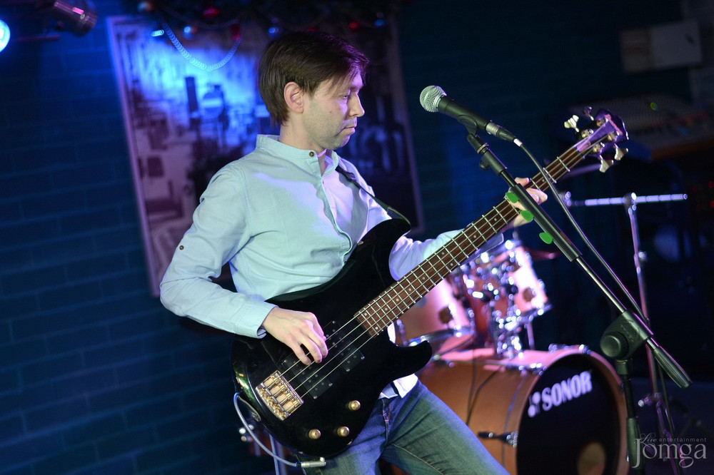 Фотография с гр. ЭССЕ & друзья в Пятерочка