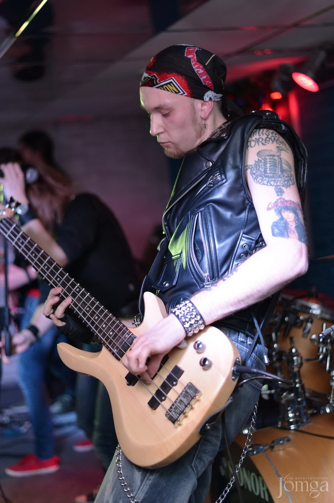 Фотография с гр. ЭССЕ & друзья в Пятерочка