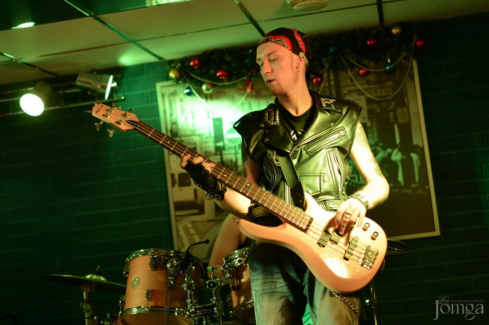 Фотография с гр. ЭССЕ & друзья в Пятерочка