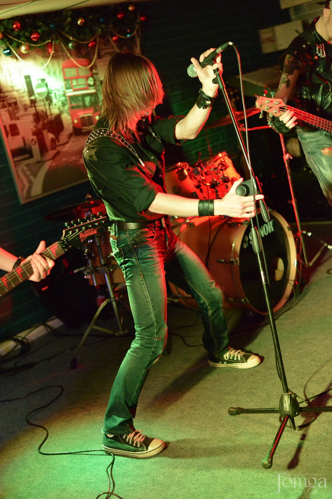 Фотография с гр. ЭССЕ & друзья в Пятерочка