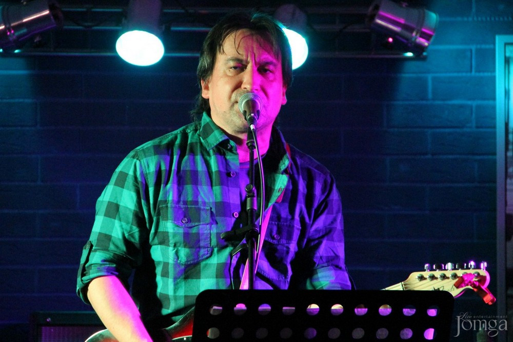 Фотография с Концерт гр. "ЛИСТЬЯ ТРАВЫ" (г. Казань) в Пятерочка