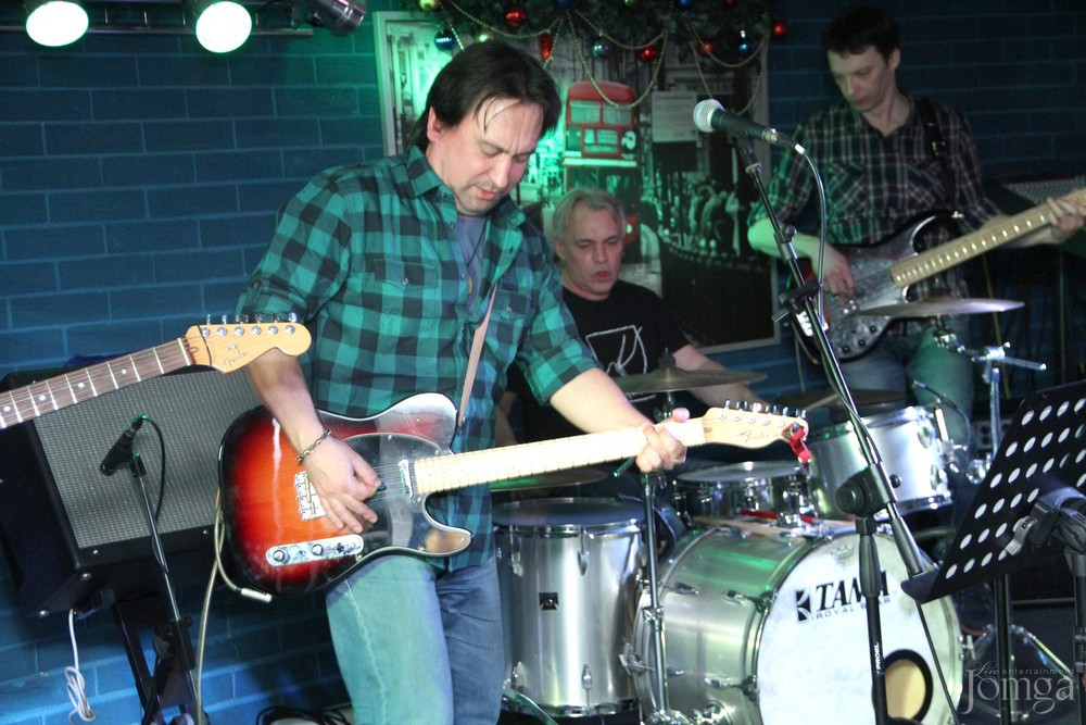 Фотография с Концерт гр. "ЛИСТЬЯ ТРАВЫ" (г. Казань) в Пятерочка