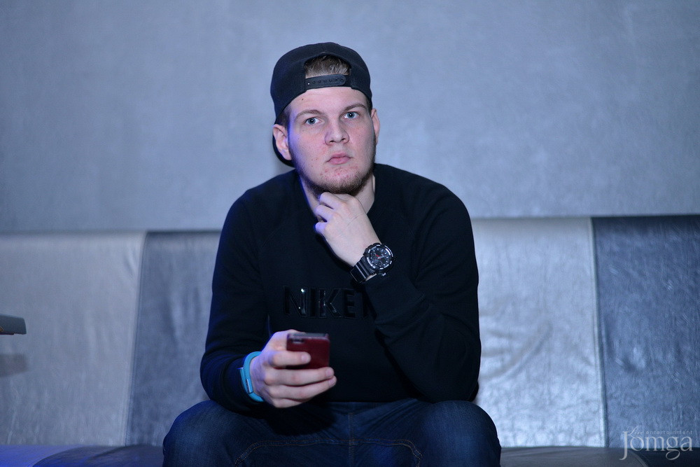 Фотография с Мокрая майка в Пятерочка