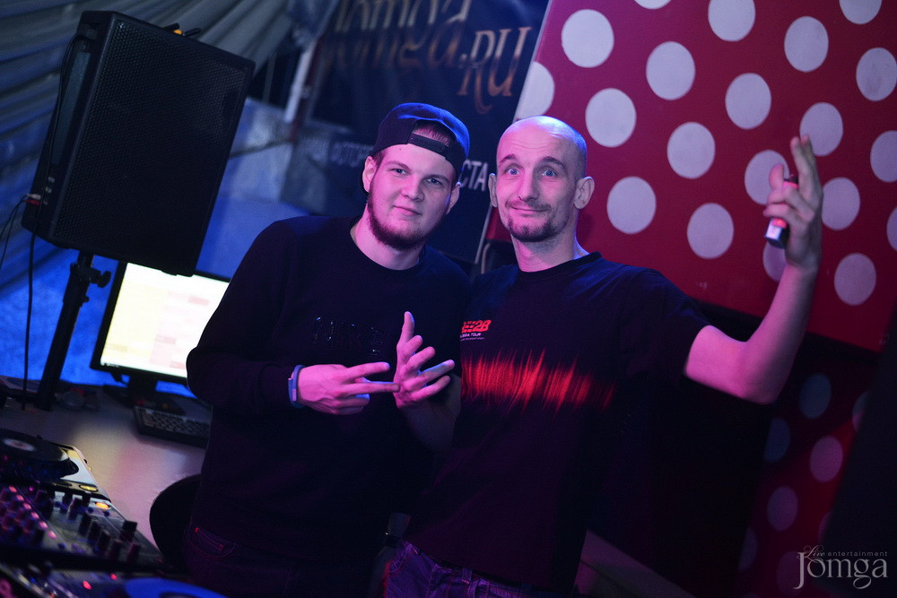 Фотография с Мокрая майка в Пятерочка