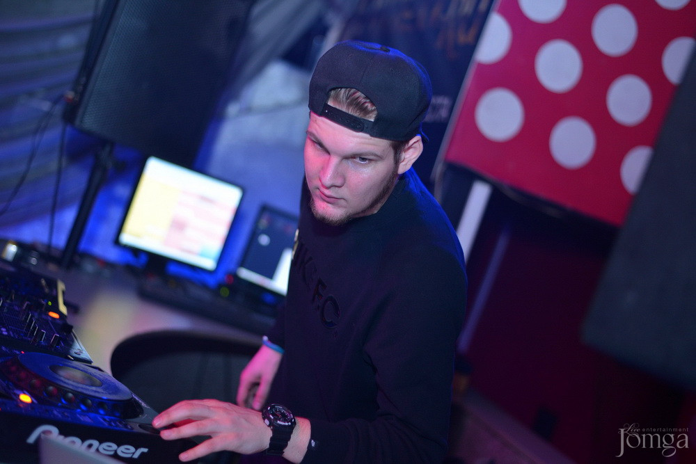 Фотография с Мокрая майка в Пятерочка