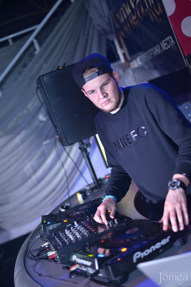 Фотография с Мокрая майка в Пятерочка