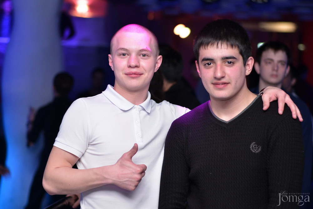 Фотография с Мокрая майка в Пятерочка