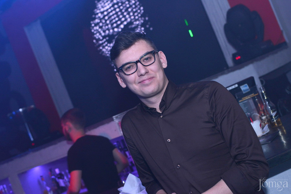 Фотография с Мокрая майка в Пятерочка