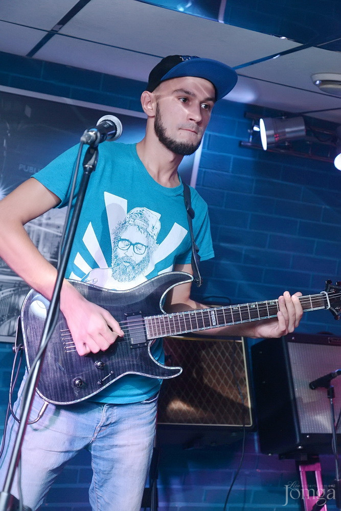 Фотография с гр.FAMILIA в Пятерочка