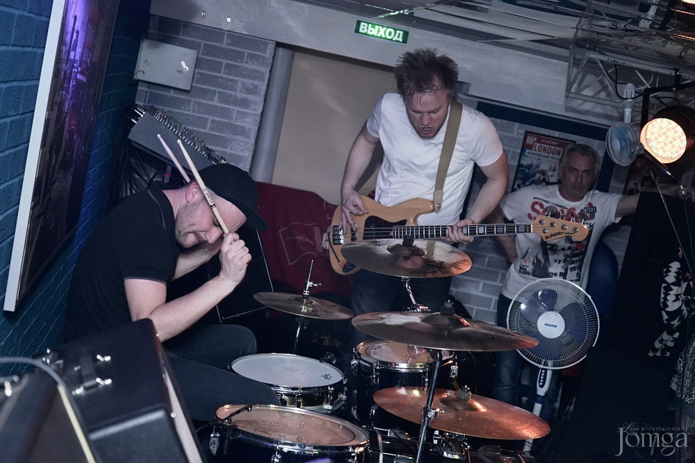 Фотография с гр.FAMILIA в Пятерочка