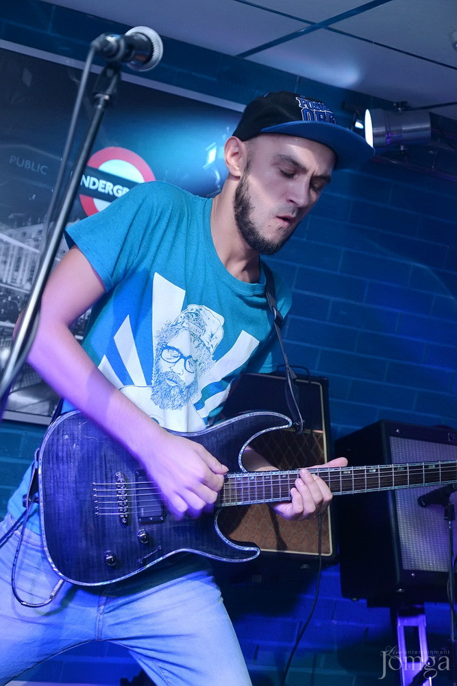 Фотография с гр.FAMILIA в Пятерочка