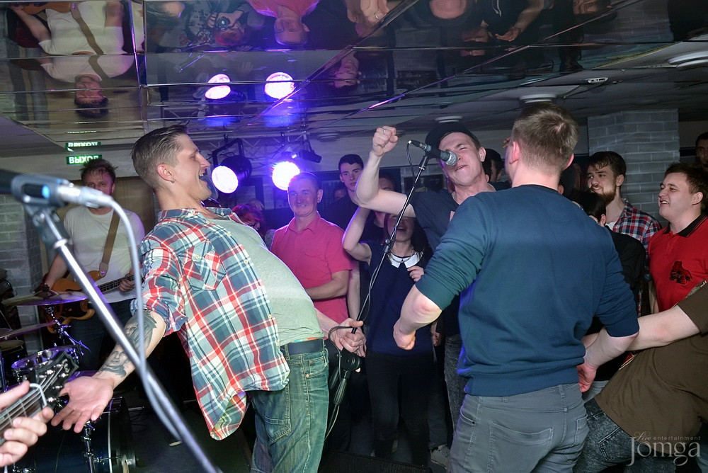 Фотография с гр.FAMILIA в Пятерочка