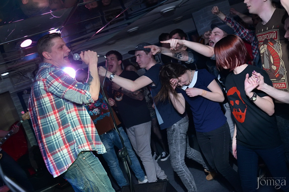 Фотография с гр.FAMILIA в Пятерочка