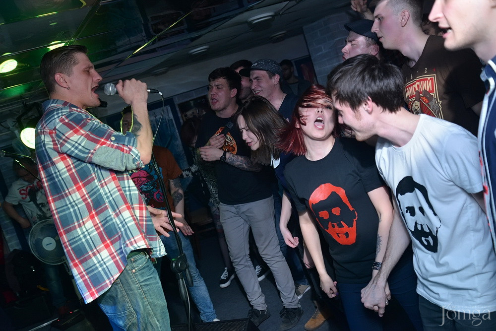 Фотография с гр.FAMILIA в Пятерочка