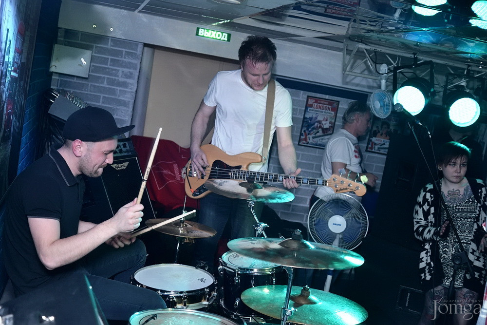 Фотография с гр.FAMILIA в Пятерочка