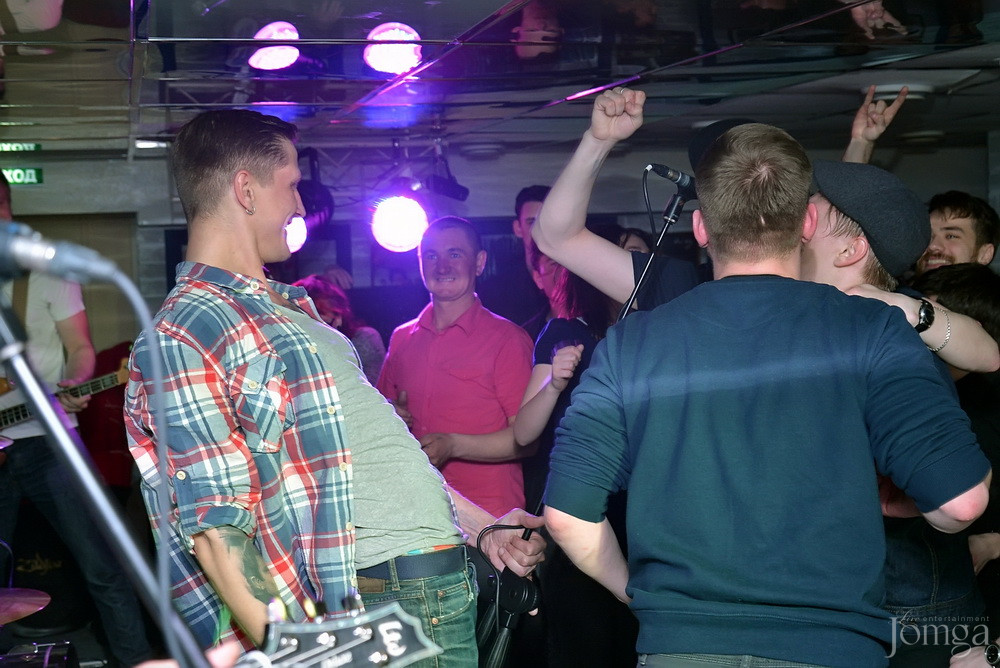 Фотография с гр.FAMILIA в Пятерочка