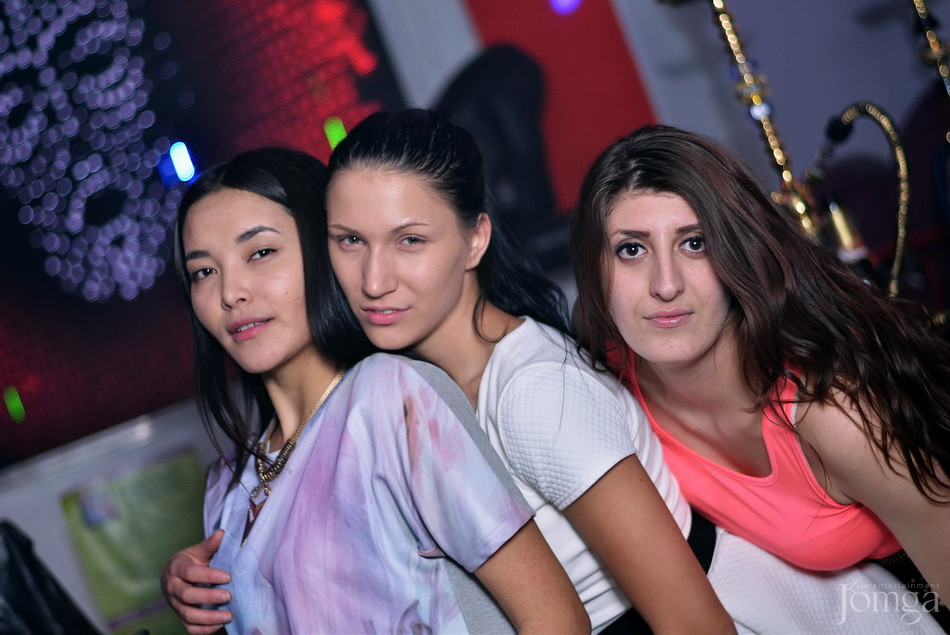 Фотография с Мокрая майка в Пятерочка