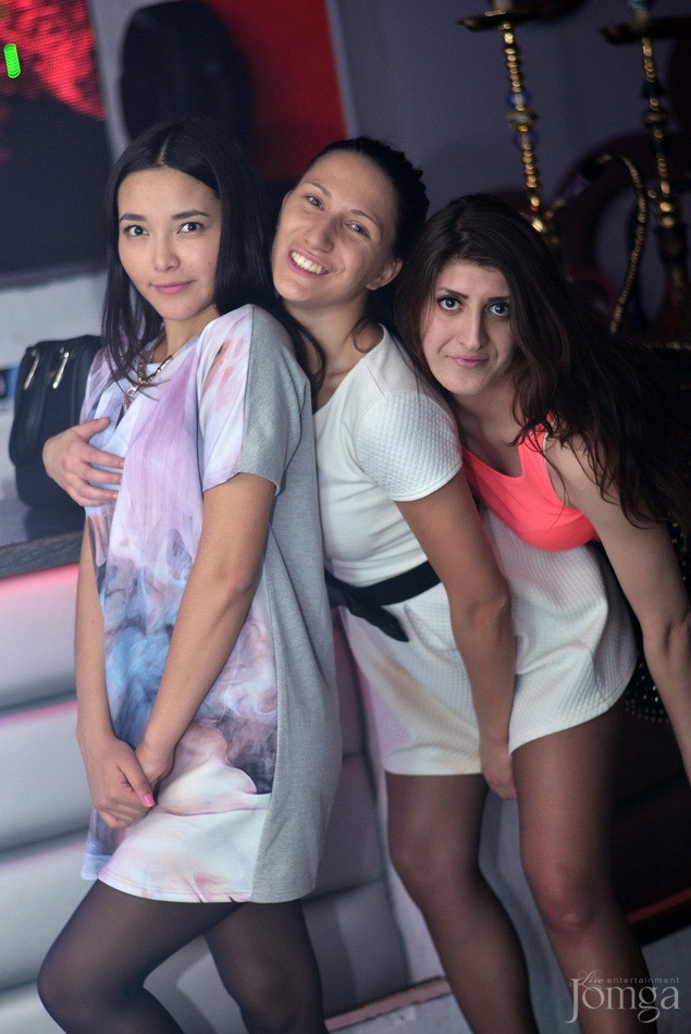 Фотография с Мокрая майка в Пятерочка