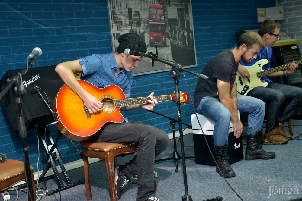 Фотография с Рок-бар "Лондон": АКУСТИКА в Пятерочка