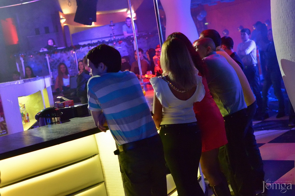 Фотография с Мокрая майка в Пятерочка