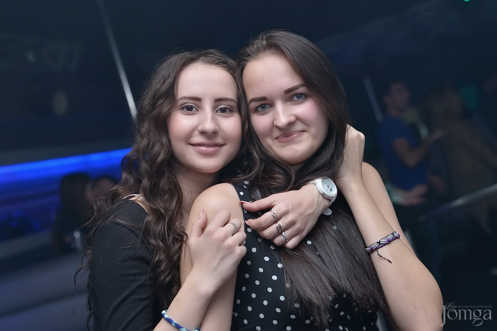 Фотография с Мокрая майка в Пятерочка