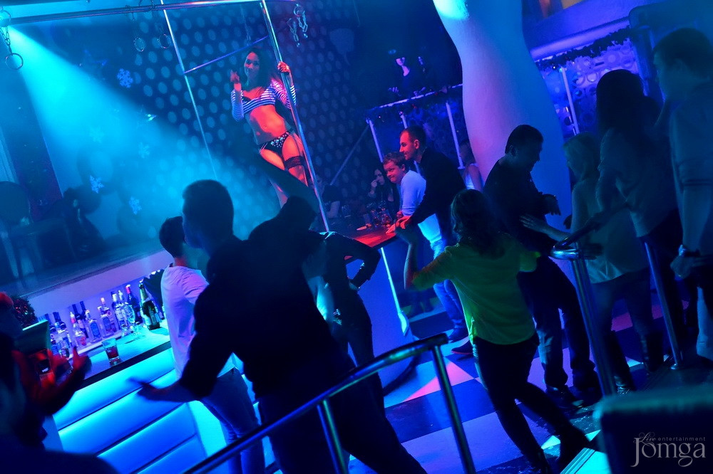 Фотография с Мокрая майка в Пятерочка