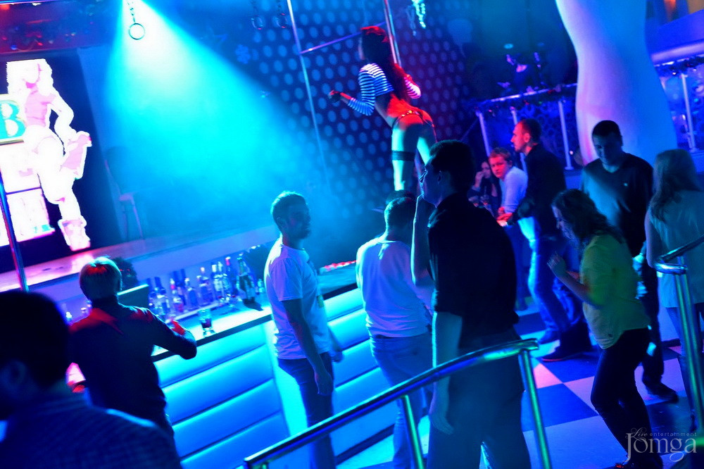 Фотография с Мокрая майка в Пятерочка