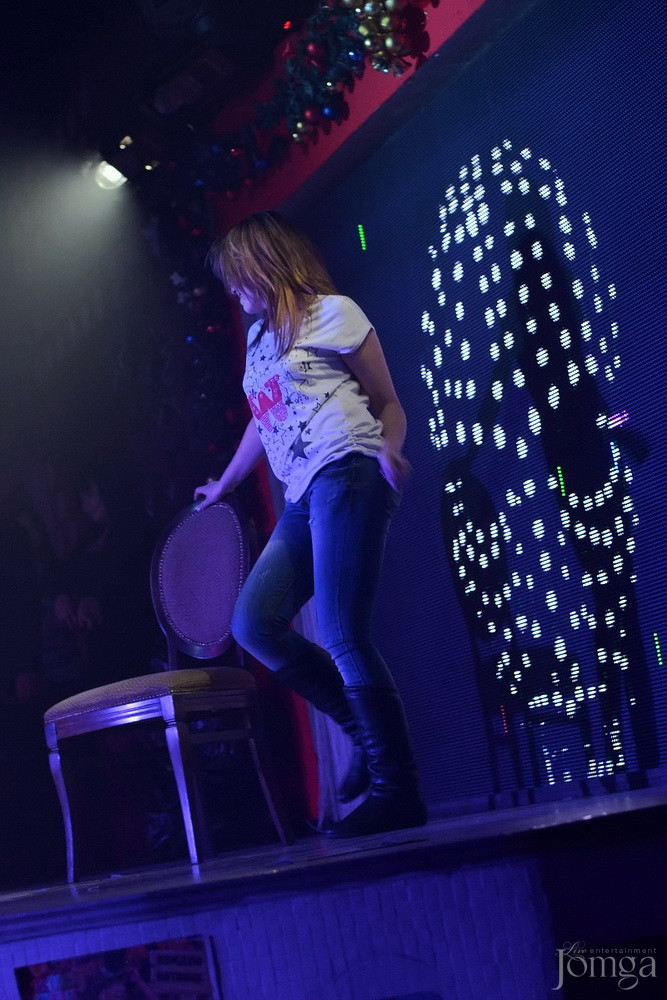 Фотография с Мокрая майка в Пятерочка