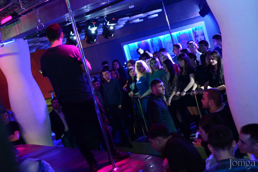 Фотография с Мокрая майка в Пятерочка