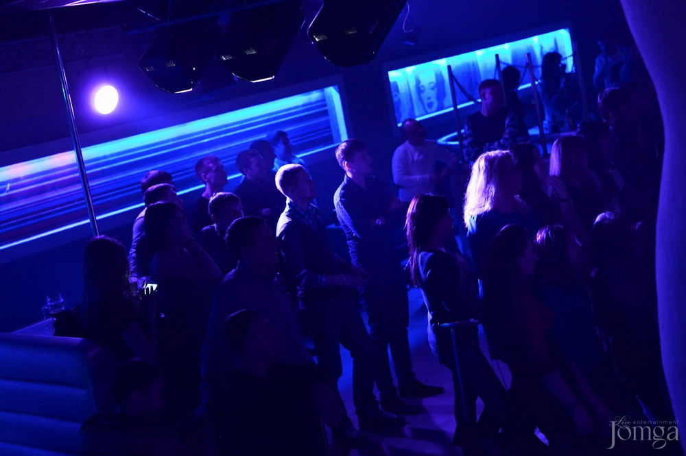 Фотография с Мокрая майка в Пятерочка