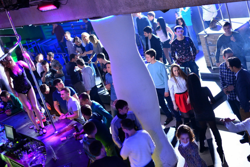 Фотография с Мокрая майка в Пятерочка