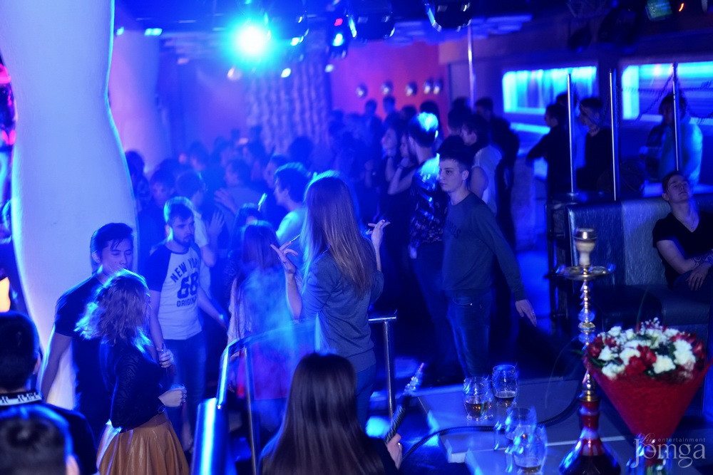 Фотография с Мокрая майка в Пятерочка