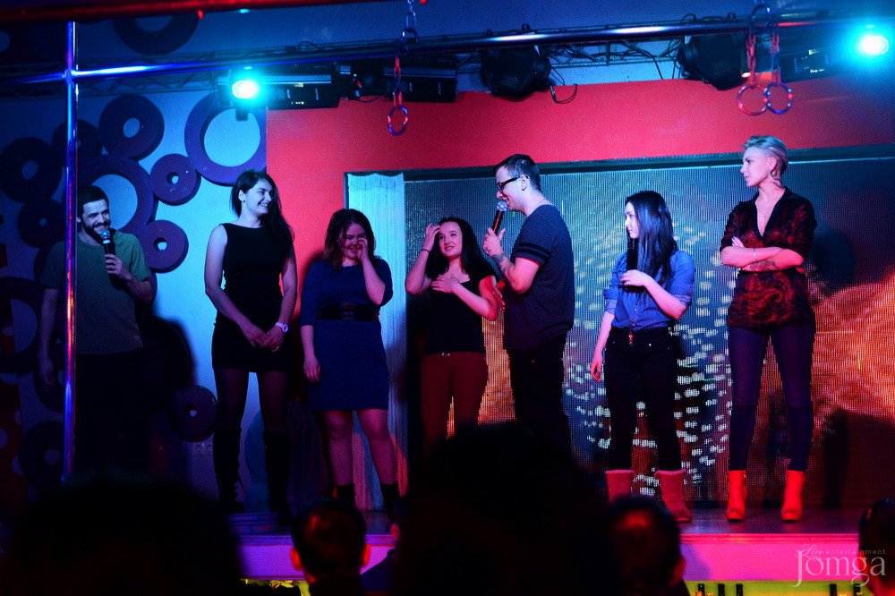 Фотография с Мокрая майка в Пятерочка