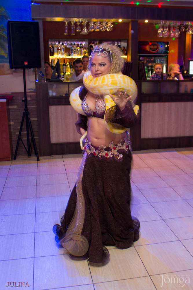 Фотография с День пивных животиков в Дубай